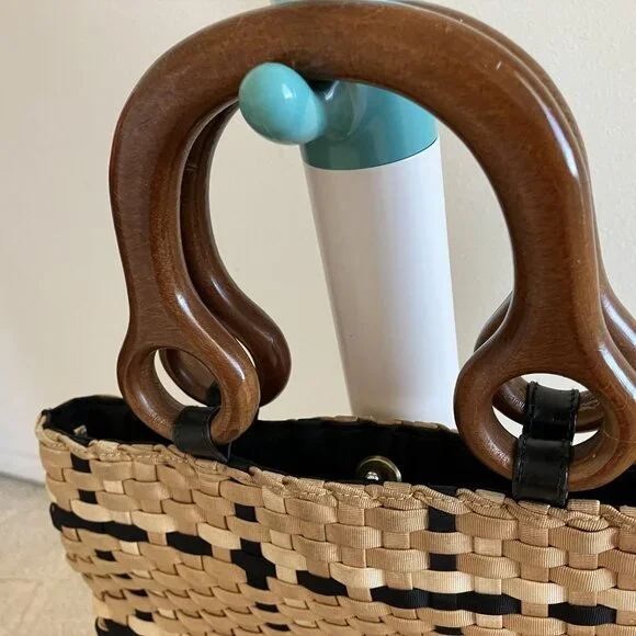 Vintage Salvatore Ferragamo purse - Picture 9 of 10